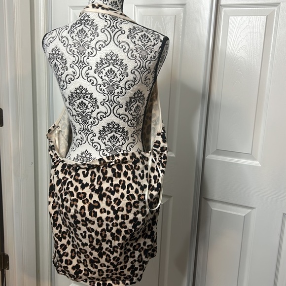 Torrid Leopard Print Open Back Halter Top 5/5x - Picture 3 of 6